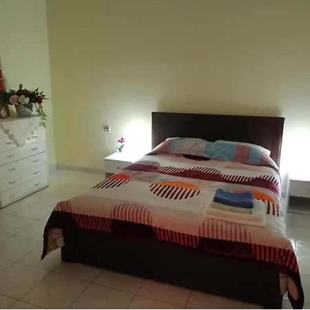 Kalamata Cozy Apartment ภายนอก รูปภาพ