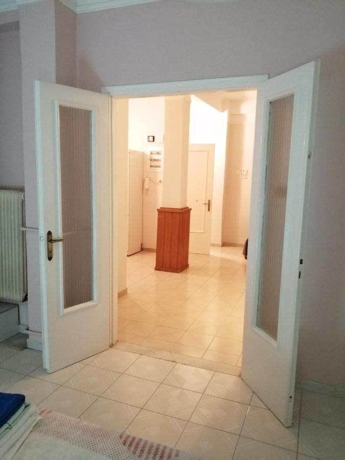 Kalamata Cozy Apartment ภายนอก รูปภาพ
