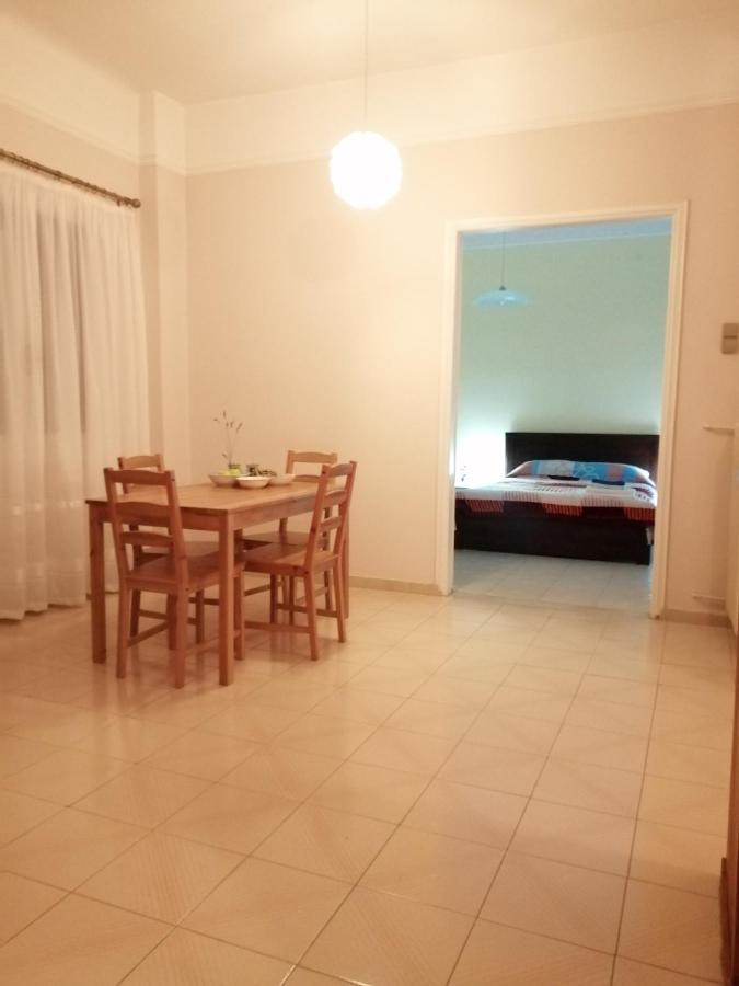 Kalamata Cozy Apartment ภายนอก รูปภาพ